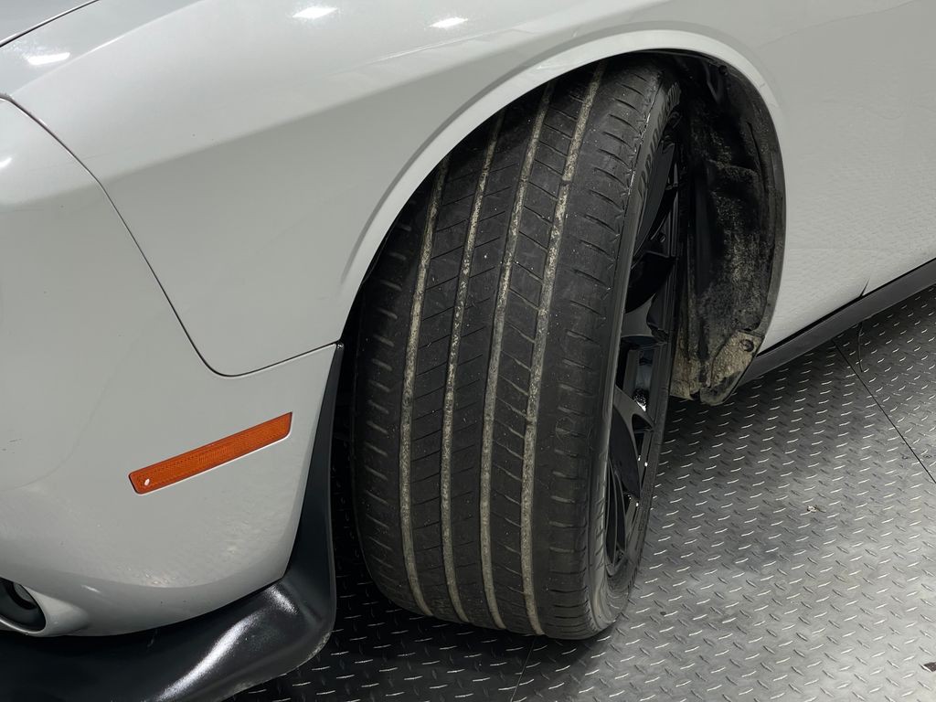 2019 Dodge Challenger Image 35
