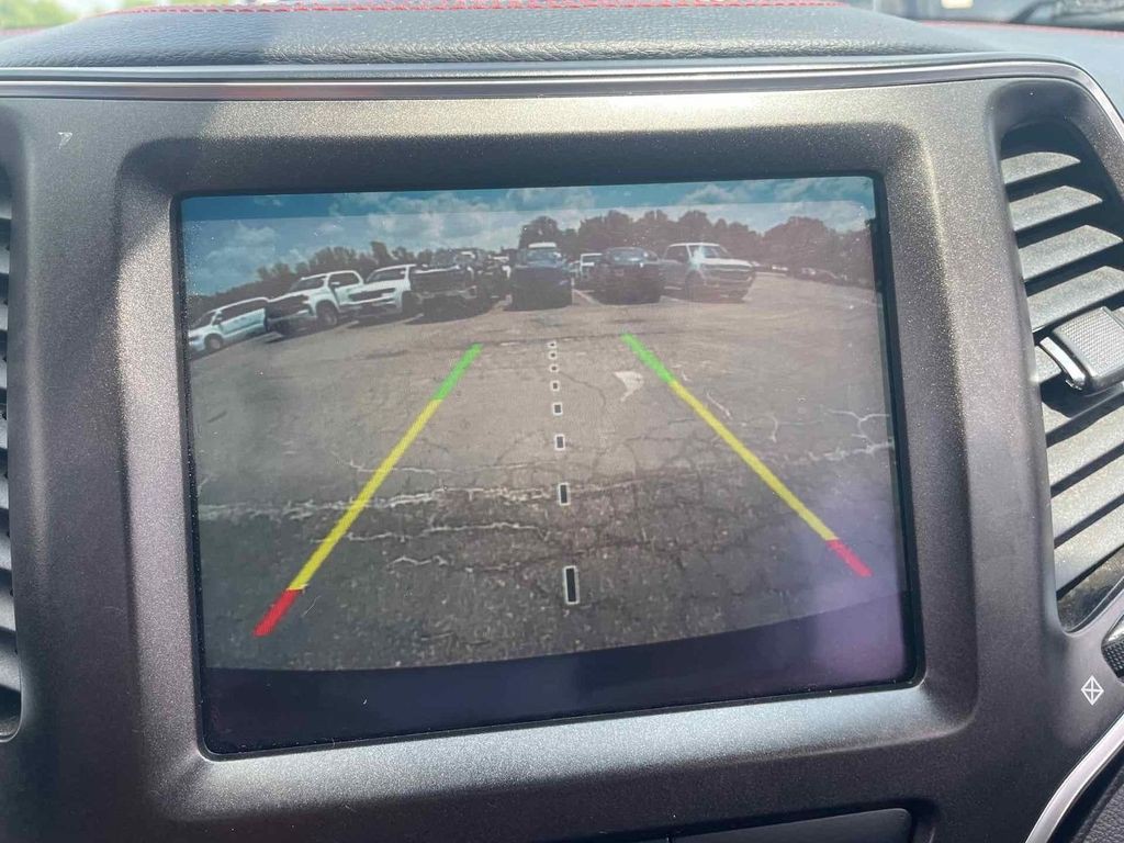 2021 Jeep Cherokee Image 11