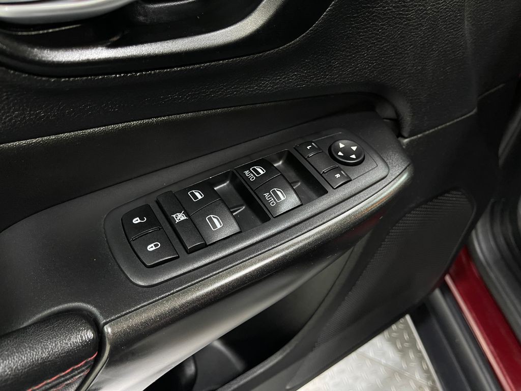 2021 Jeep Cherokee Image 16