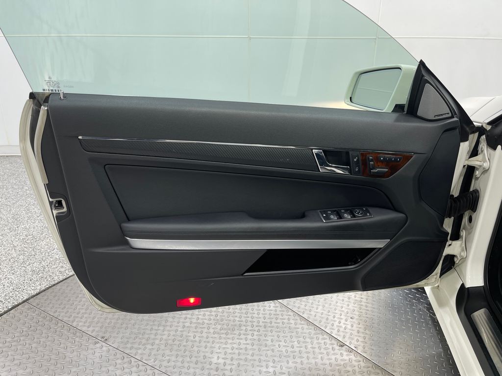 2011 Mercedes-Benz E-Class Image 15