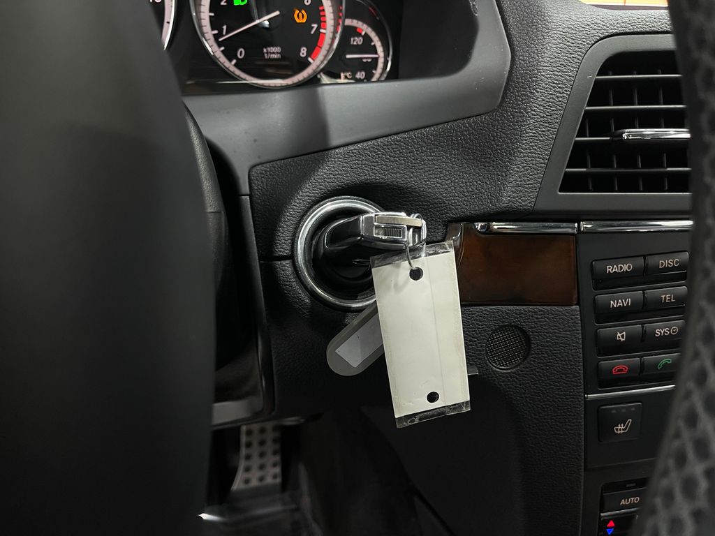 2011 Mercedes-Benz E-Class Image 21