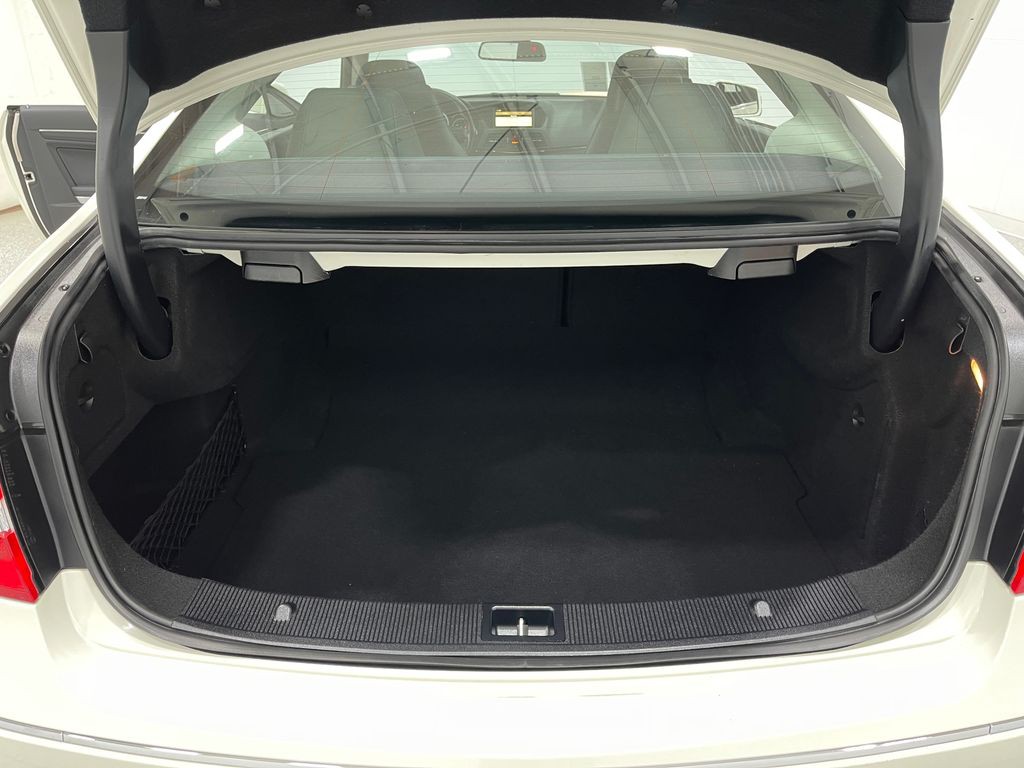 2011 Mercedes-Benz E-Class Image 26