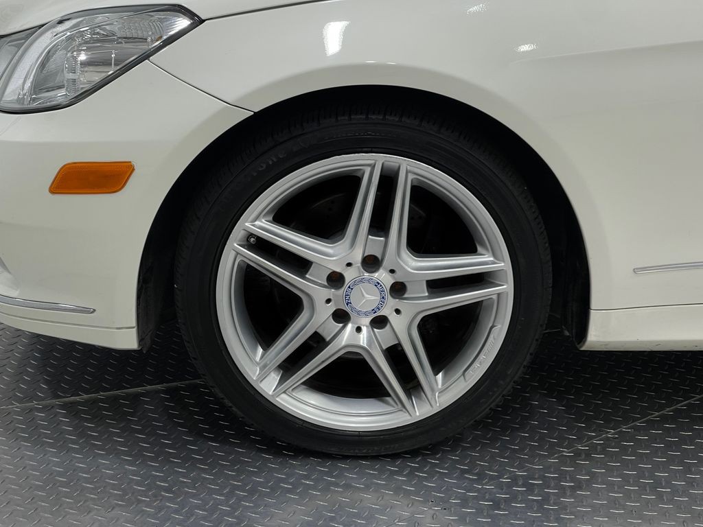 2011 Mercedes-Benz E-Class Image 35
