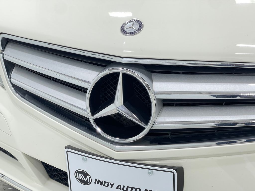 2011 Mercedes-Benz E-Class Image 38