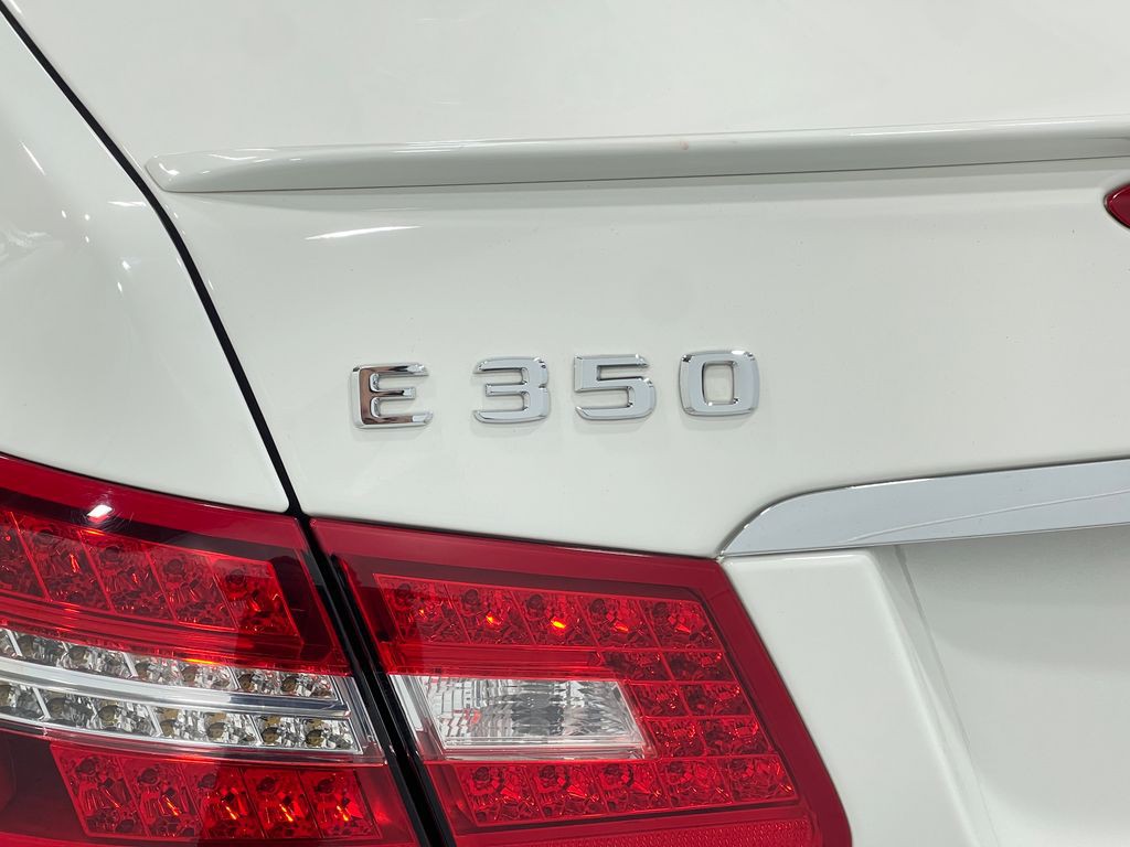 2011 Mercedes-Benz E-Class Image 39