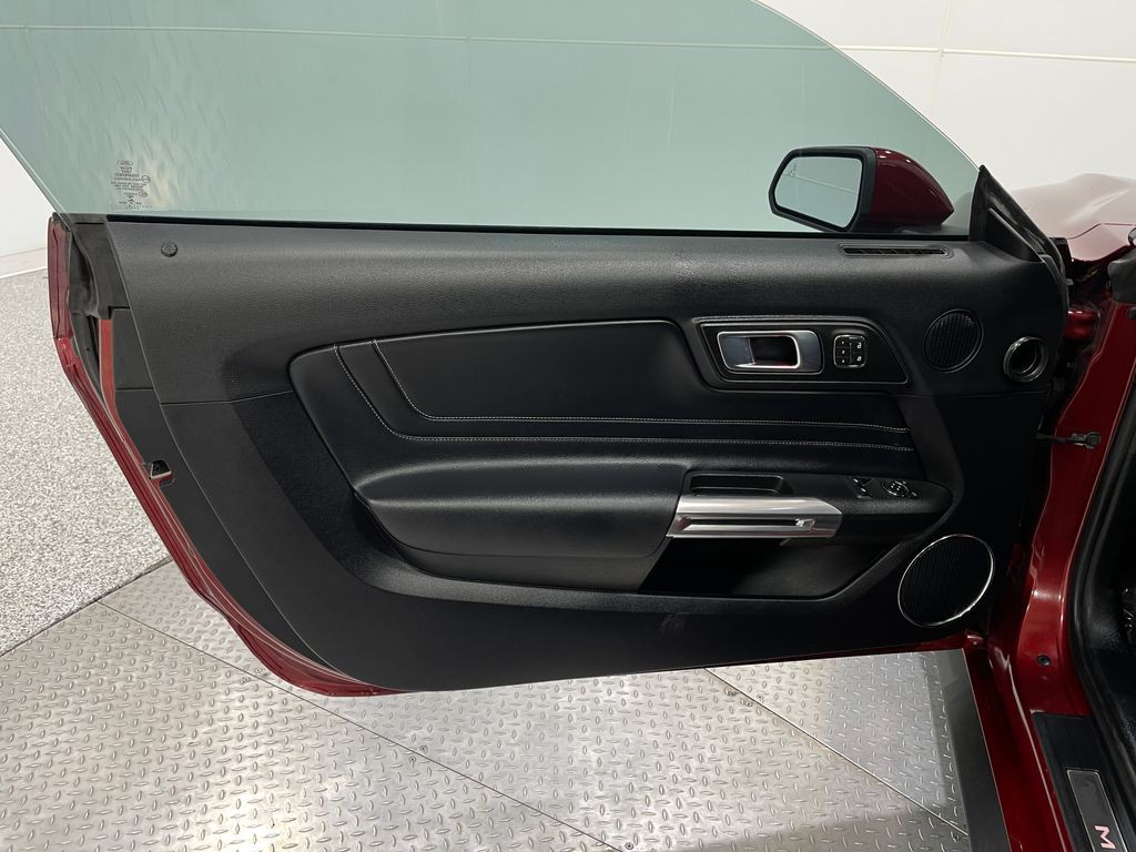 2018 Ford Mustang Image 15