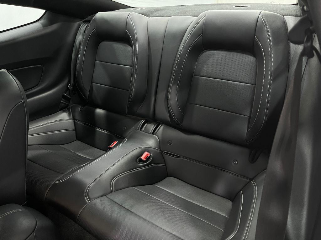 2018 Ford Mustang Image 30