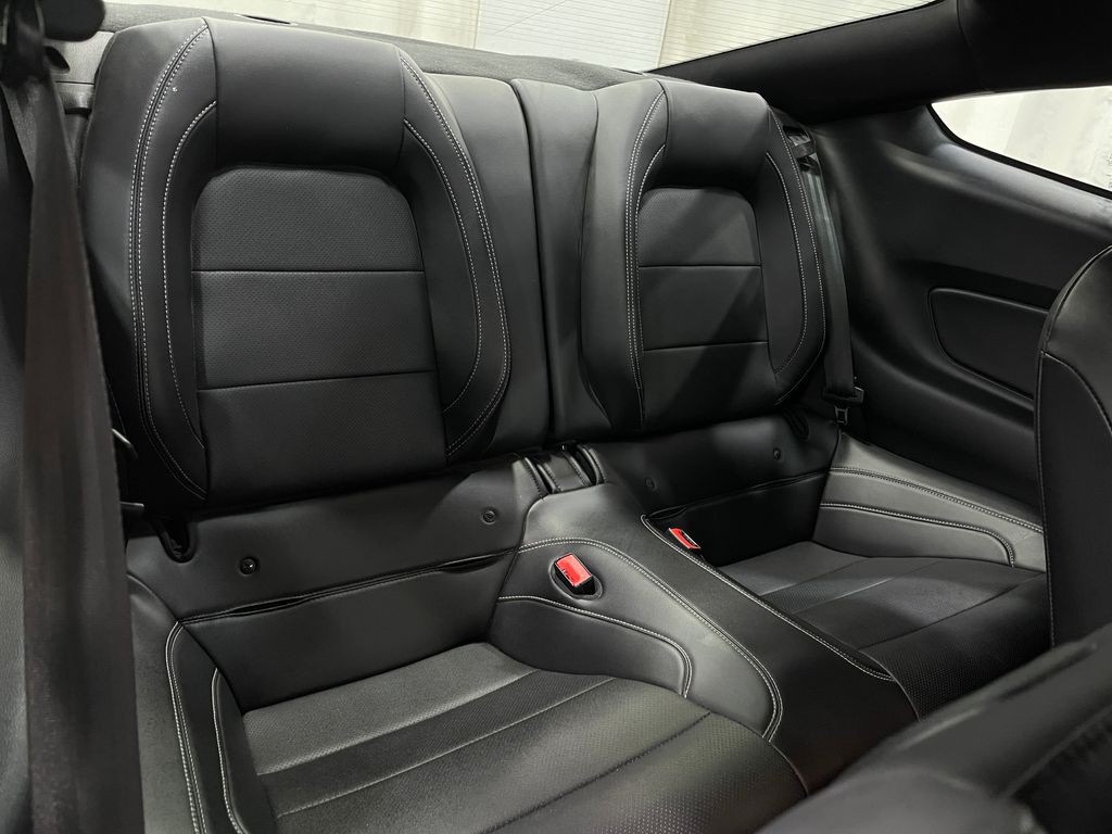 2018 Ford Mustang Image 31