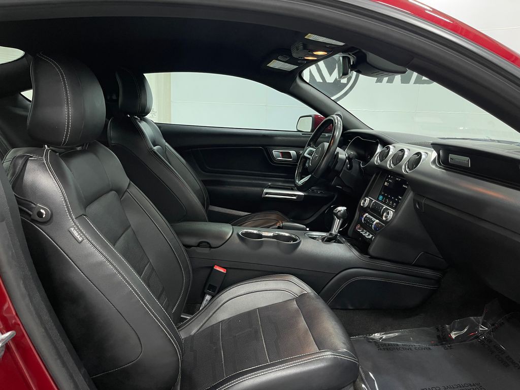 2018 Ford Mustang Image 32