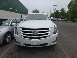 2019 Cadillac Escalade Image 2