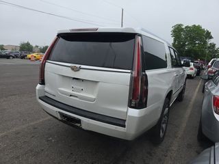 2019 Cadillac Escalade Image 4