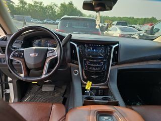 2019 Cadillac Escalade Image 9
