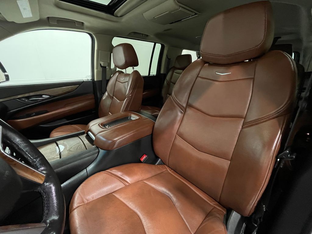 2019 Cadillac Escalade Image 16