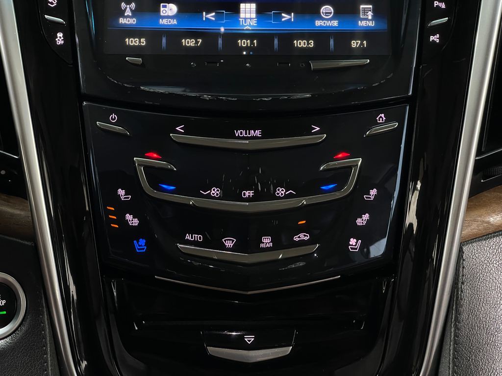 2019 Cadillac Escalade Image 26