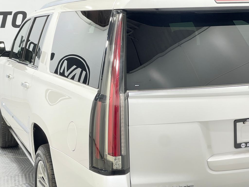 2019 Cadillac Escalade Image 37