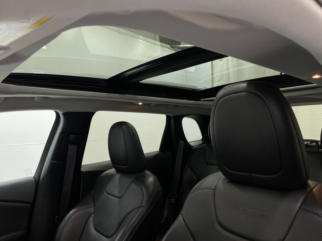 2021 Jeep Cherokee Image 11