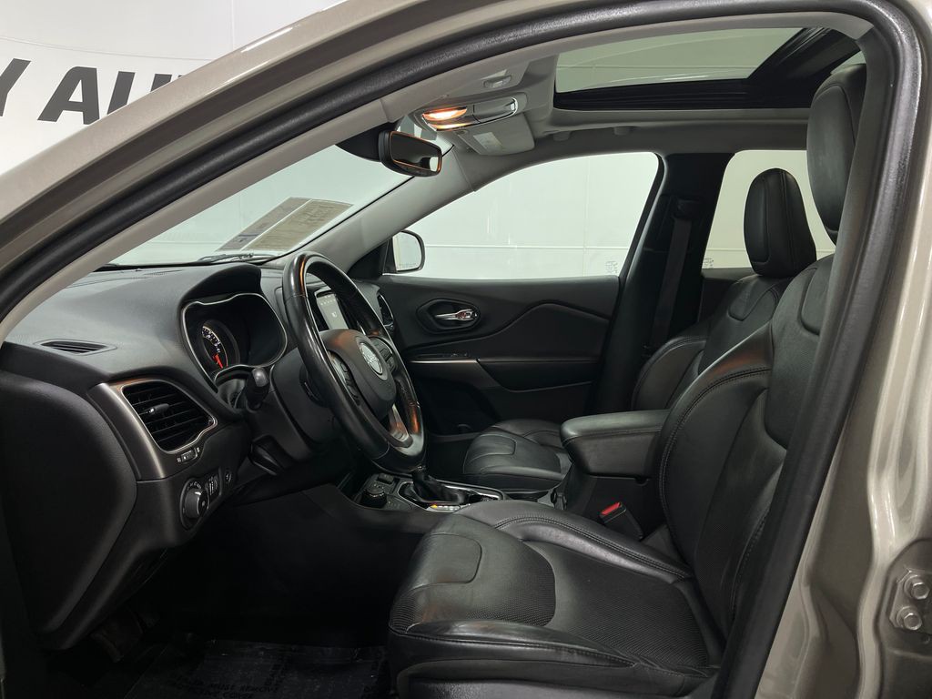 2021 Jeep Cherokee Image 13