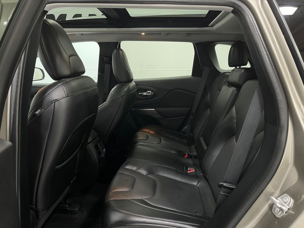 2021 Jeep Cherokee Image 30