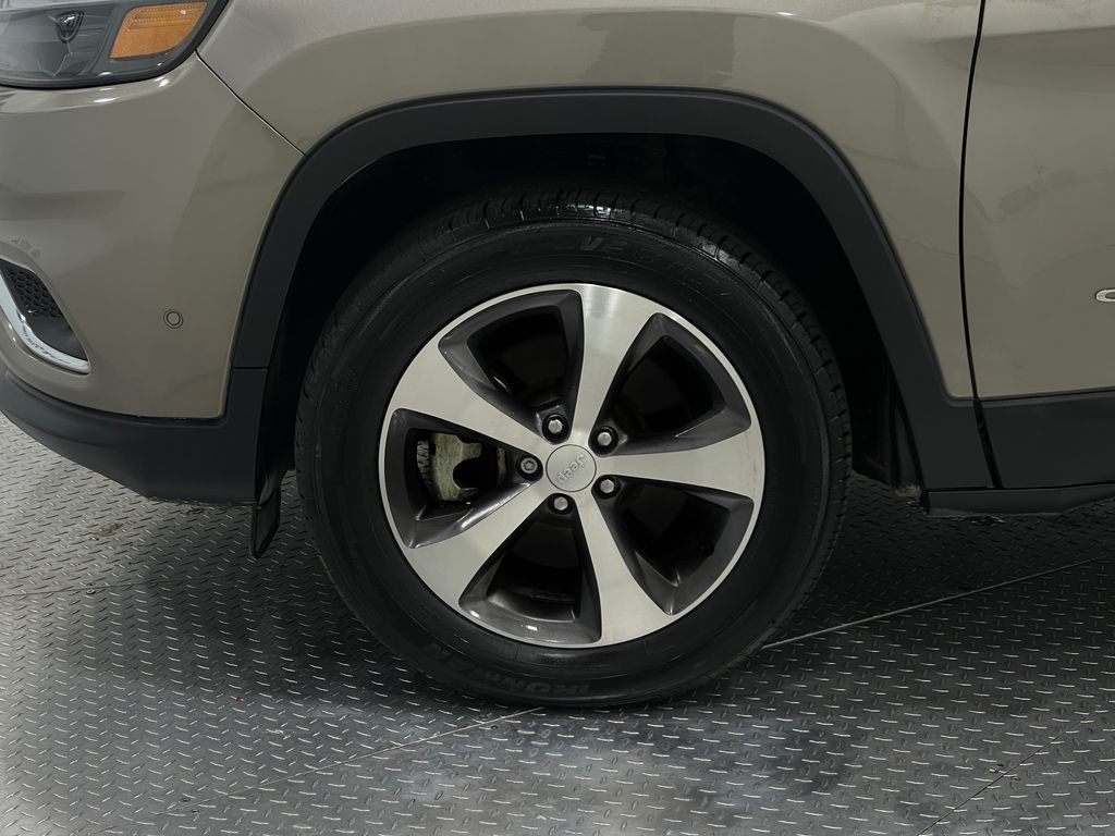 2021 Jeep Cherokee Image 35