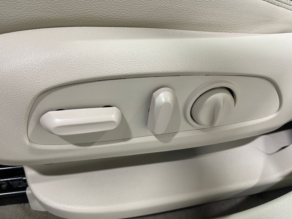 2021 GMC Acadia Image 17