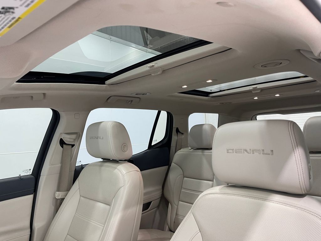 2021 GMC Acadia Image 11