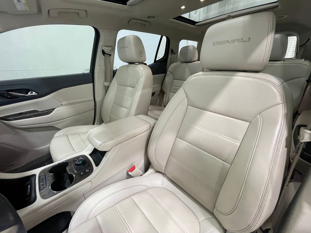 2021 GMC Acadia Image 14