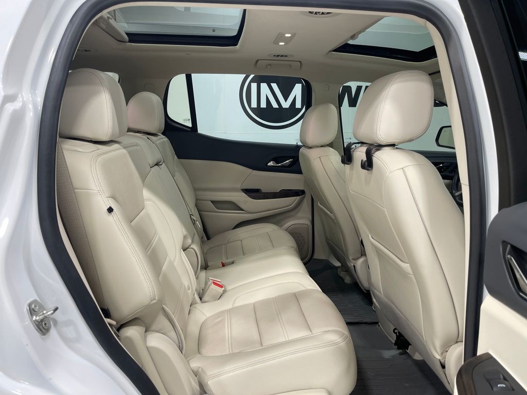 2021 GMC Acadia Image 32
