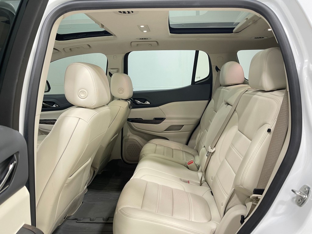 2021 GMC Acadia Image 32