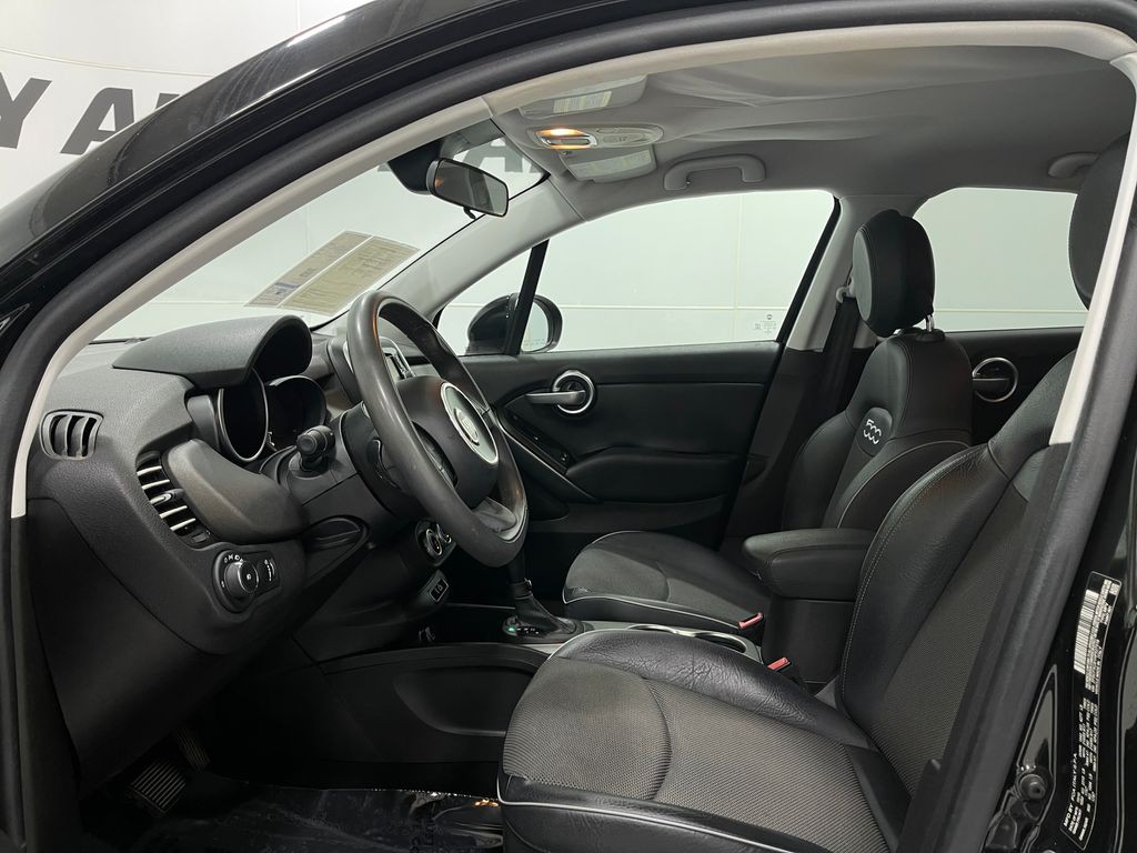 2017 FIAT 500 Image 10