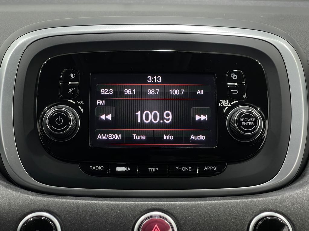 2017 FIAT 500 Image 21