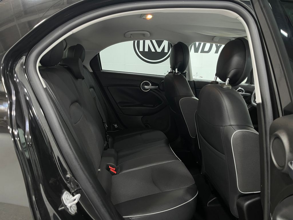 2017 FIAT 500 Image 27