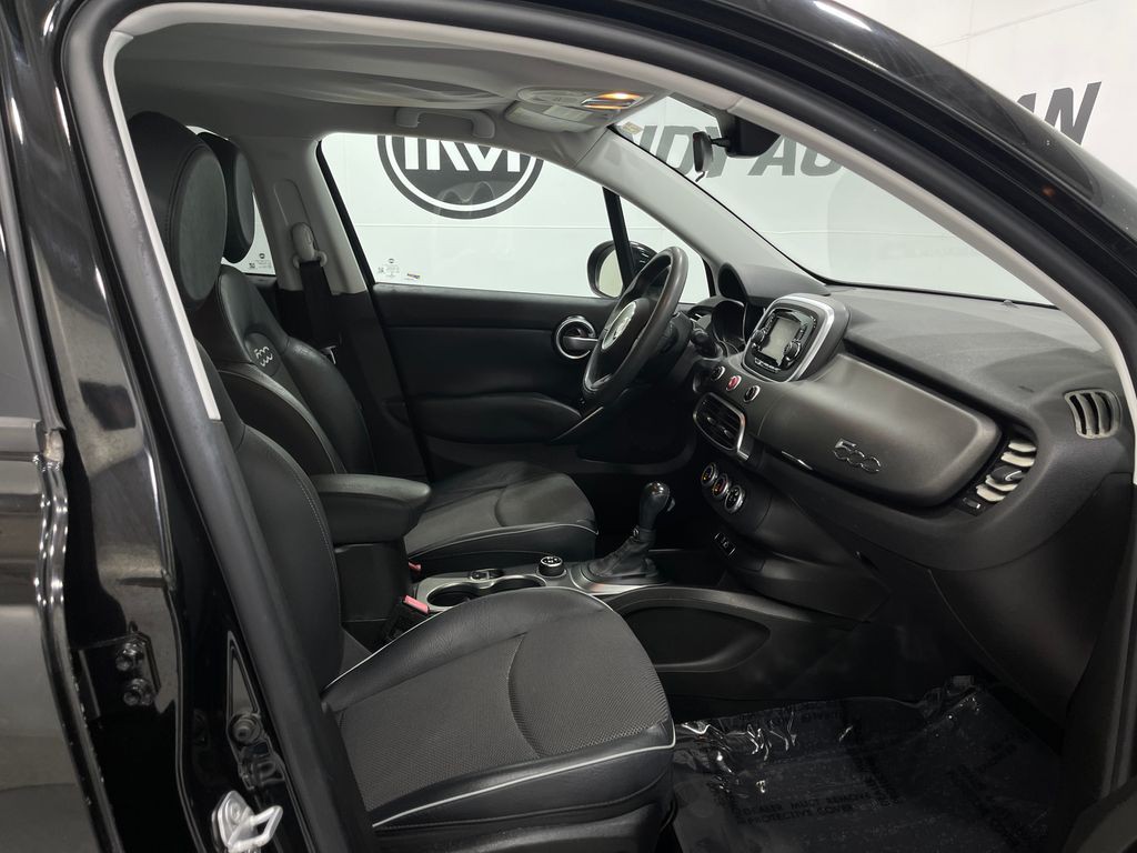 2017 FIAT 500 Image 28