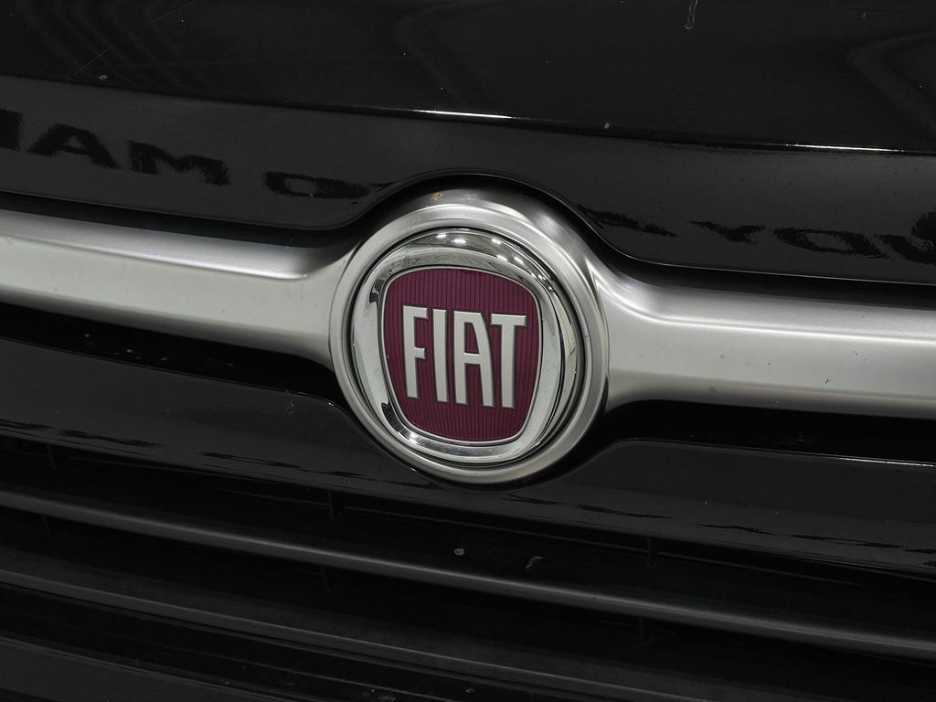 2017 FIAT 500 Image 33