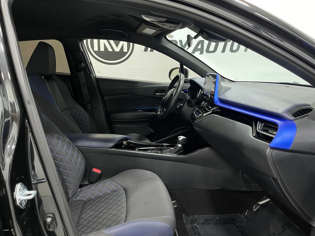 2022 Toyota C-HR Image 29
