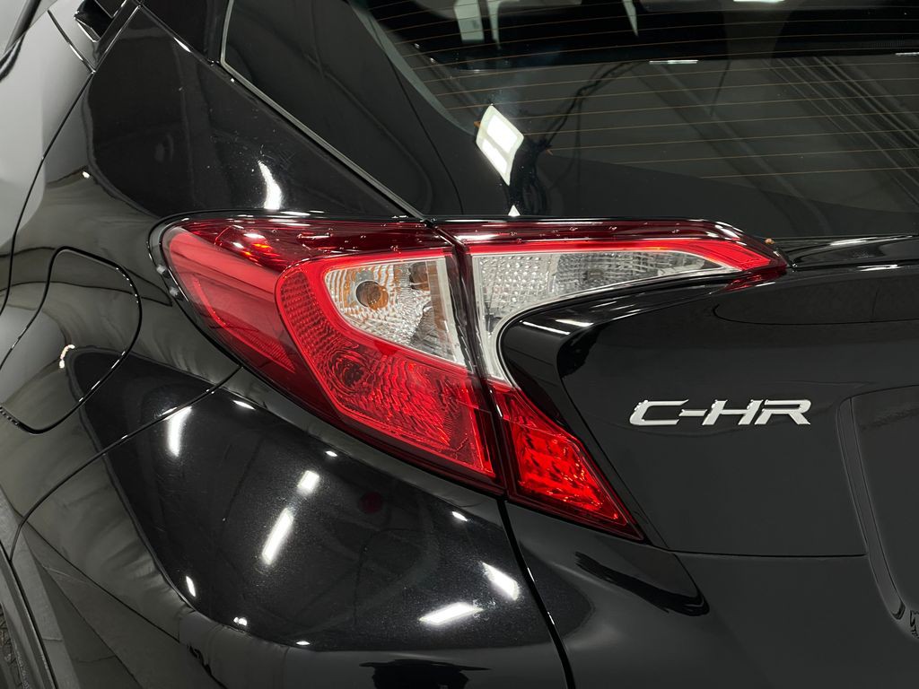 2022 Toyota C-HR Image 31