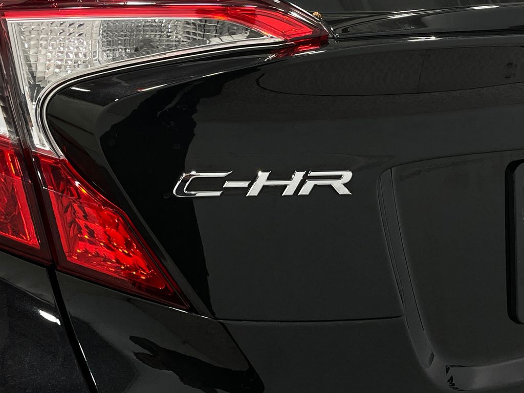 2022 Toyota C-HR Image 36