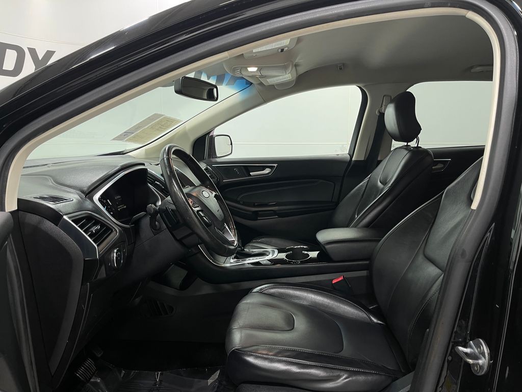 2018 Ford Edge Image 12