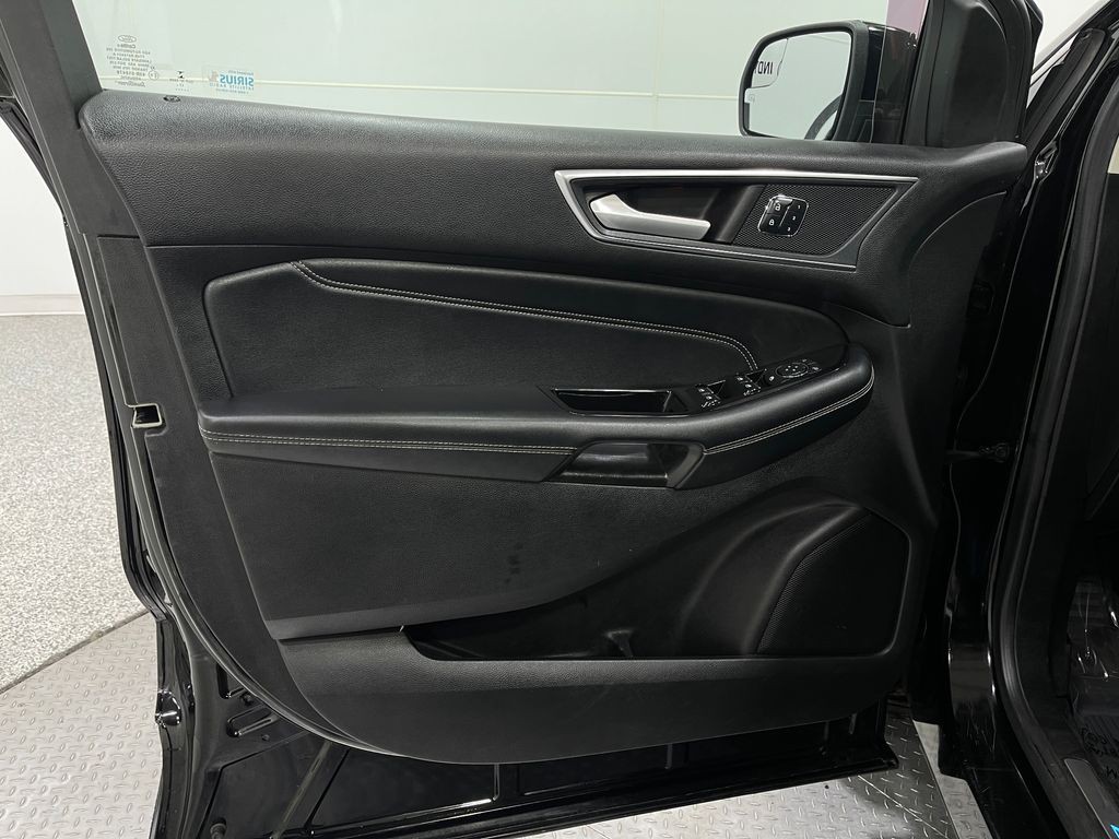 2018 Ford Edge Image 14