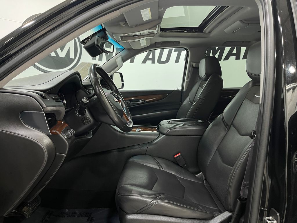 2016 Cadillac Escalade Image 13