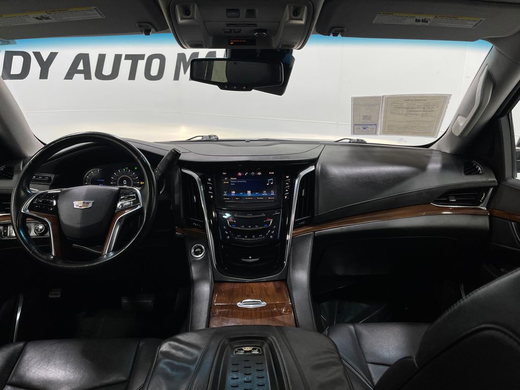2016 Cadillac Escalade Image 19