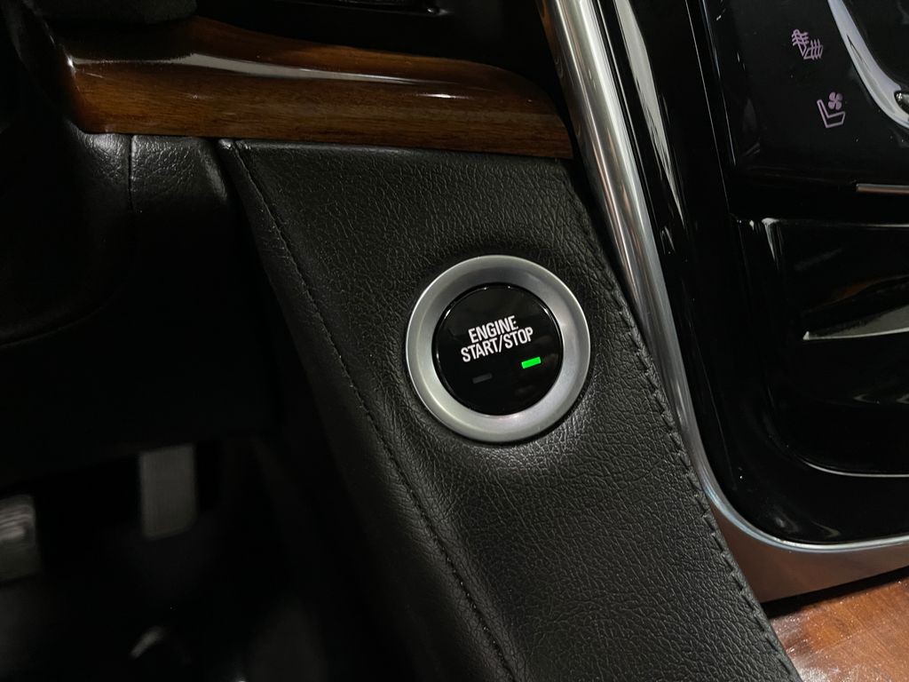 2016 Cadillac Escalade Image 21