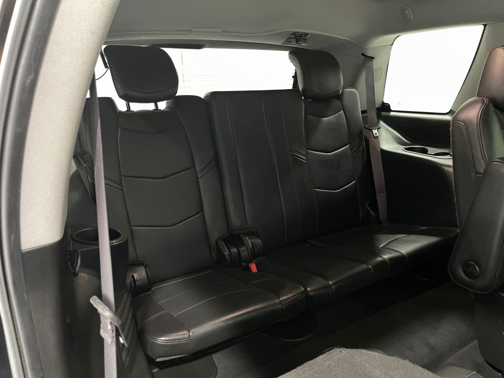 2016 Cadillac Escalade Image 33