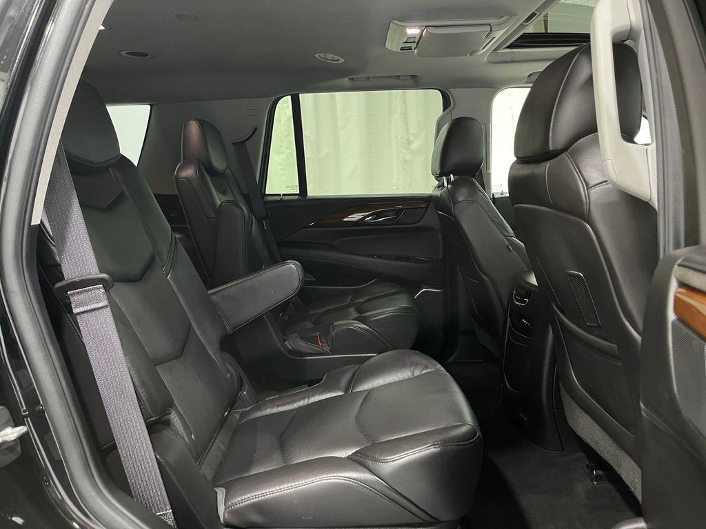 2016 Cadillac Escalade Image 34