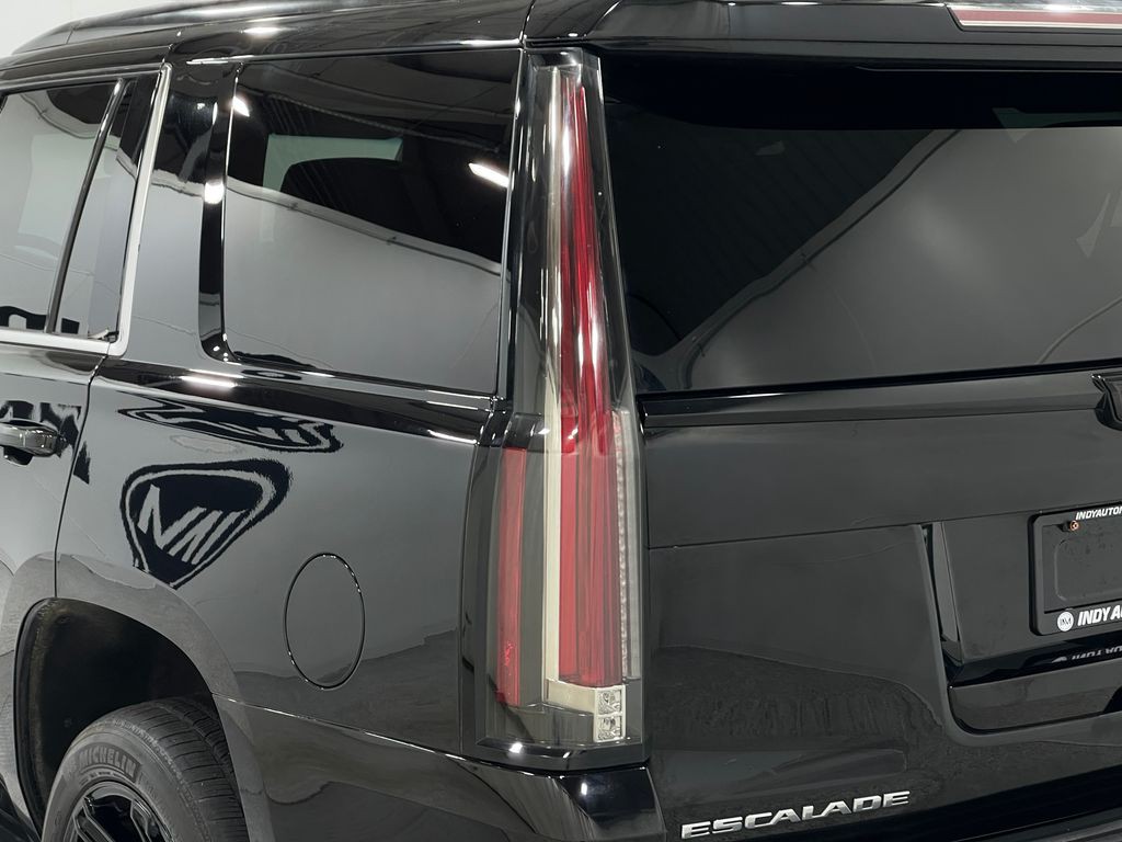 2016 Cadillac Escalade Image 37