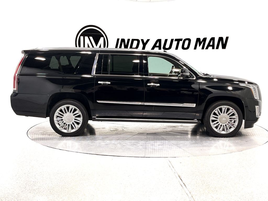 2017 Cadillac Escalade Image 3