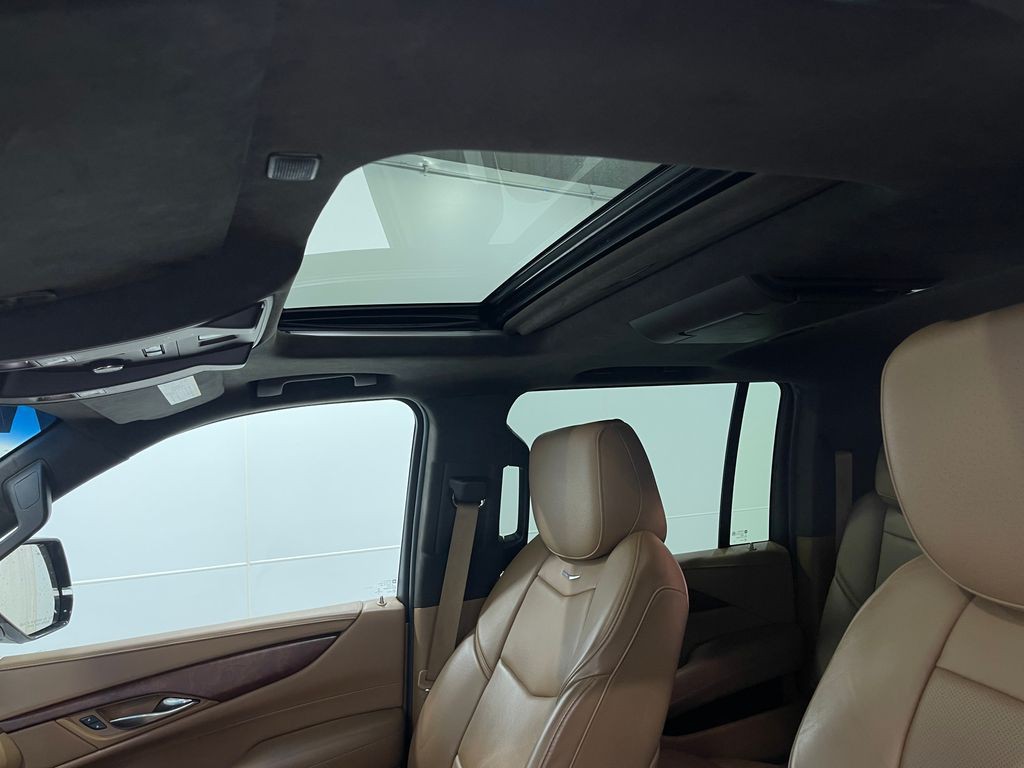 2017 Cadillac Escalade Image 14