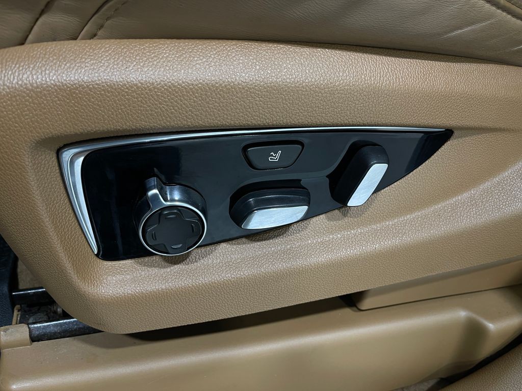 2017 Cadillac Escalade Image 20