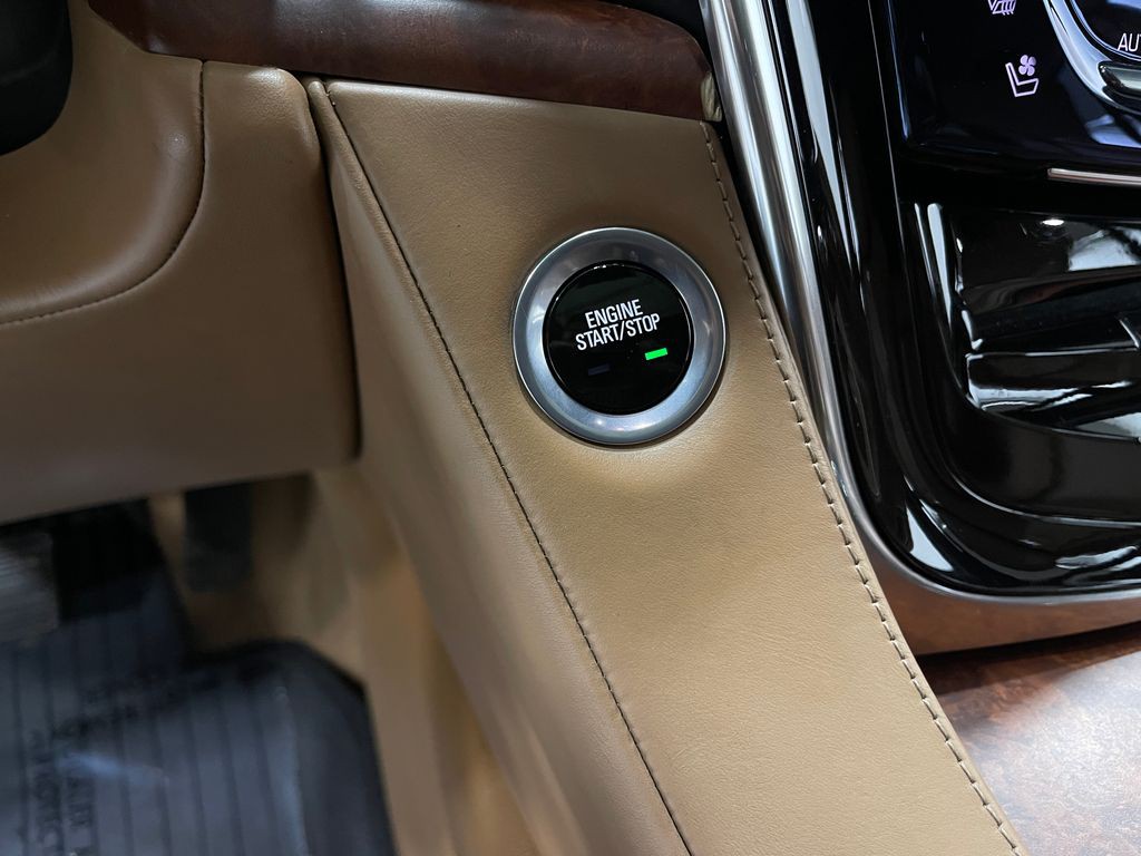 2017 Cadillac Escalade Image 24