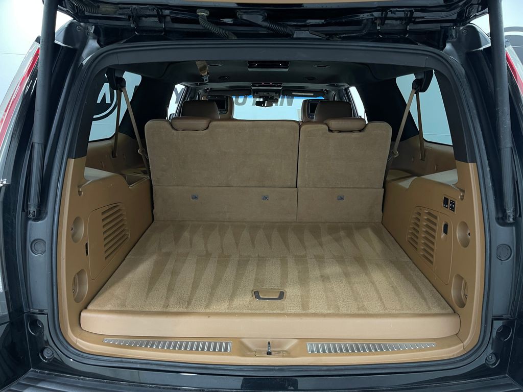 2017 Cadillac Escalade Image 29