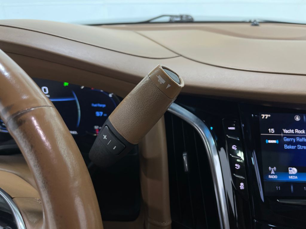 2017 Cadillac Escalade Image 32